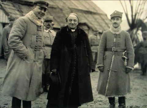 Bp Władysław Bandurski duchowy opiekun Legionów Polskich; na fotografii wraz z Alfredem Biłykiem, późniejszym wojewodą lwowskim (z lewej)